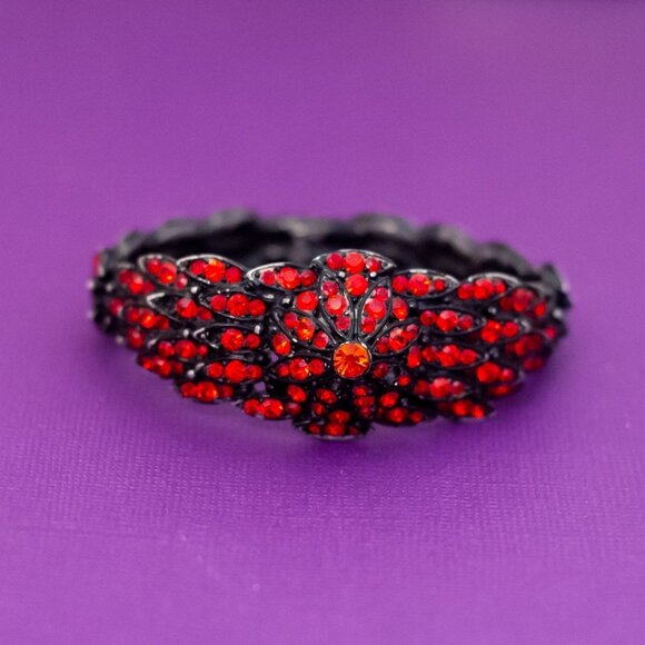 7 inch, Vintage Red Rhinestones Floral Abstract Cuff Bracelet - Q41 - Picture 1 of 4
